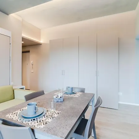 Apartment Tower - By Host4u Pavia