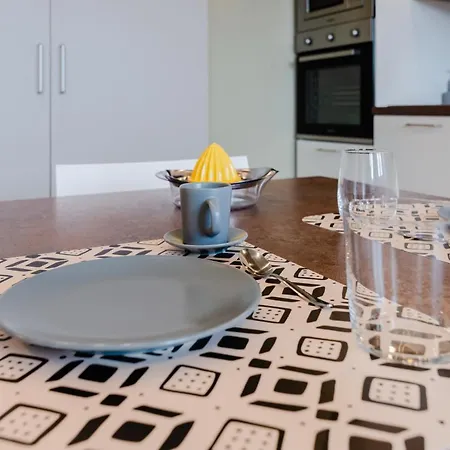 Tower - By Host4u Apartment *