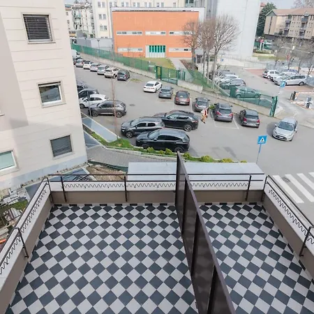 Apartment Tower - By Host4u Pavia