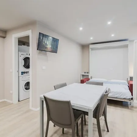 Tower - By Host4u Apartman Pavia