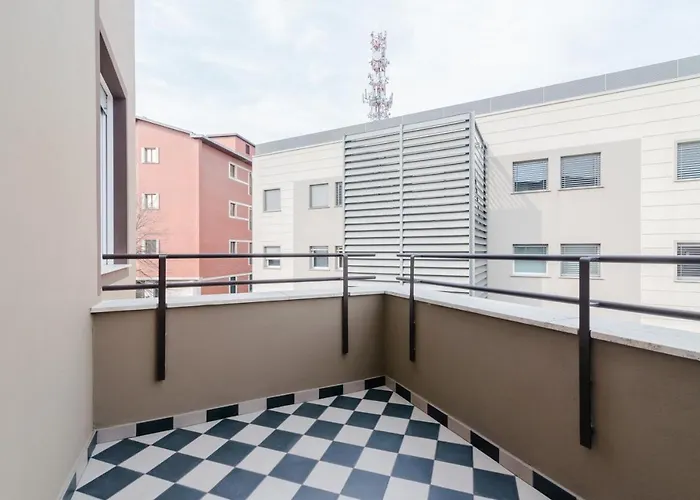 Apartman Tower - By Host4u Pavia